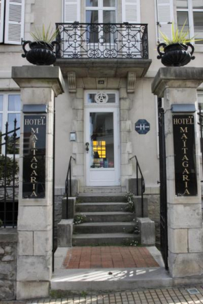 Гостиница Hôtel Maïtagaria  Биарриц